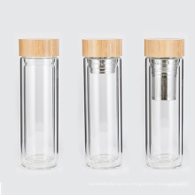 Botella de agua potable de doble pared de vidrio con tapa de bambú con infusor